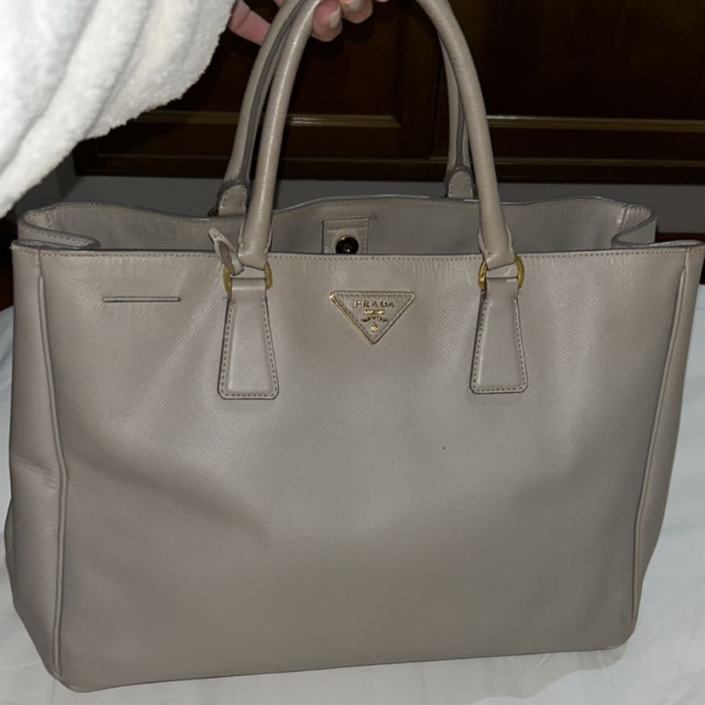 Large Prada Galleria Saffiano leather bag